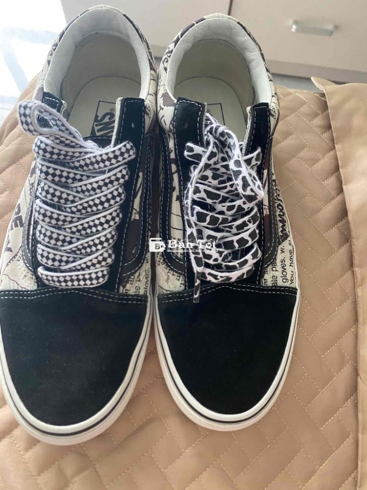 giày Vans chính hãng,auth,size 42,5,mới 99%.