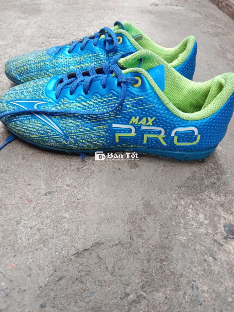 MIRA PRO MAX size 41 đinh chưa mòn, giá tốt! Giày bóng đá phù hợp sân cỏ nhân tạo