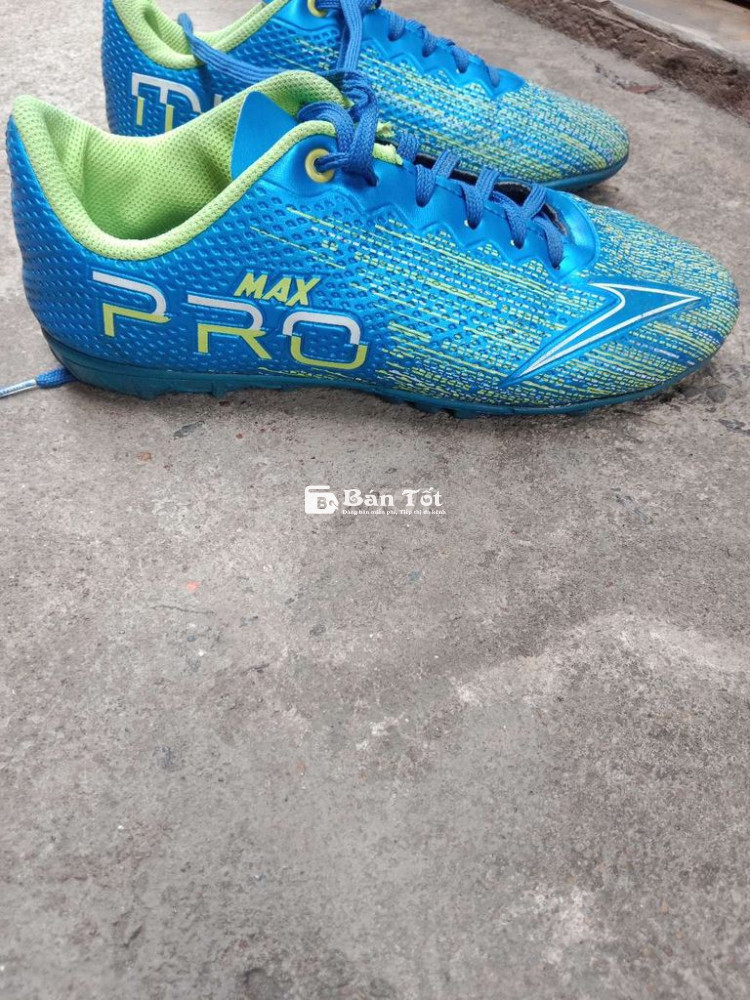 MIRA PRO MAX size 41 đinh chưa mòn, giá tốt! Giày bóng đá phù hợp sân cỏ nhân tạo