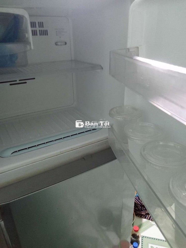 Tủ lạnh đang sử dụng cần bán gấp