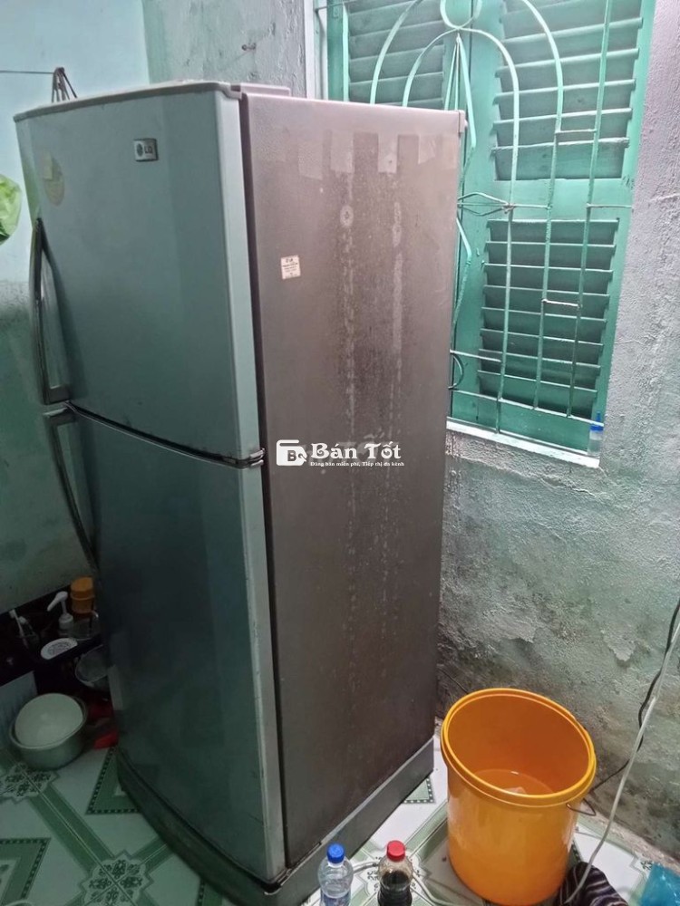 Tủ lạnh đang sử dụng cần bán gấp