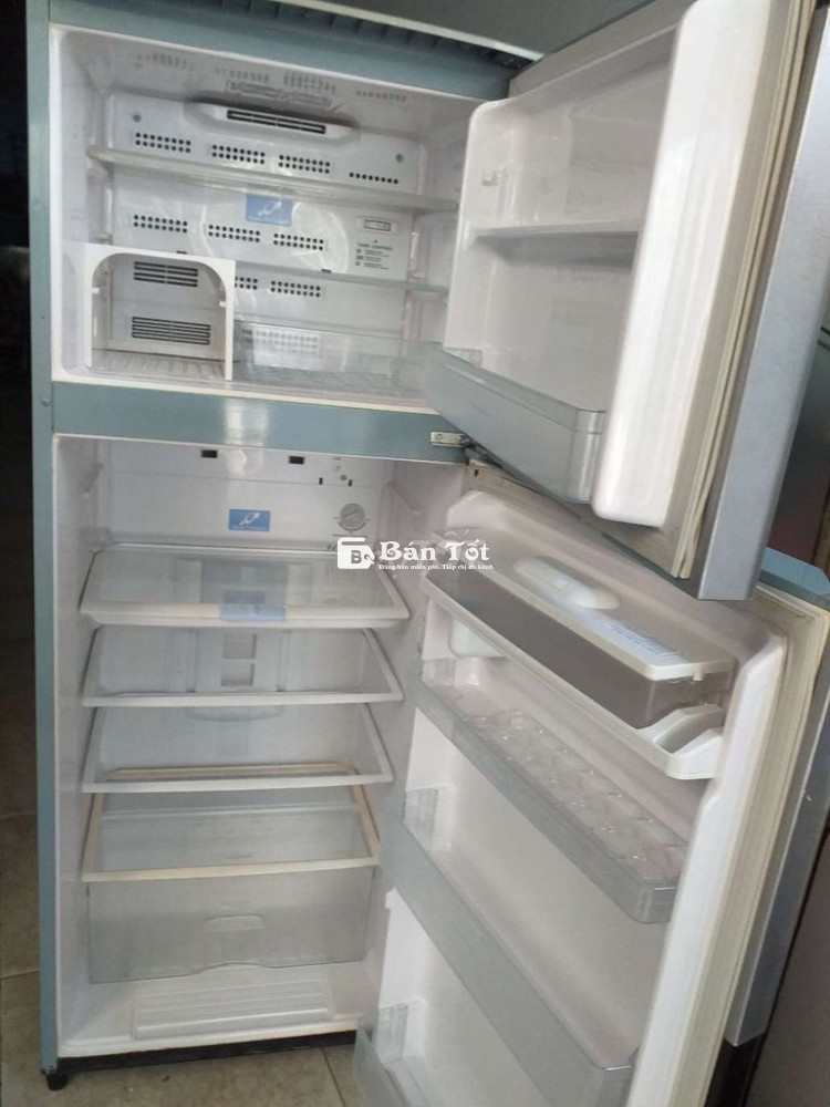 Tủ lạnh Hitachi 250L ko đóng tuyết