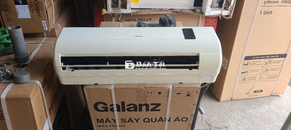 Midia 12000btu bao lắp đặt, bảo hành 1 năm.