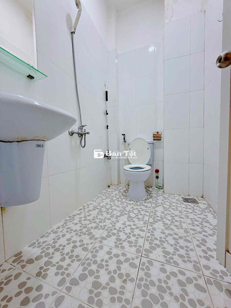 CHDV full nội thất nằm giữa Phan Đăng Lưu và Nguyễn Văn Trỗi