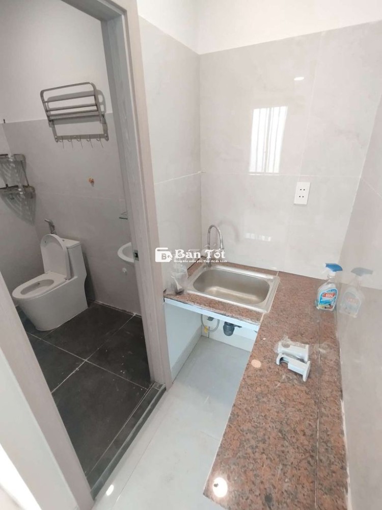 Phòng góc 2 cửa sổ 50m2. Hẻm C13 đường Nguyễn Văn Linh