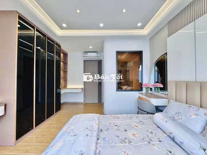 Nhà 4 x 18 đúc 1 lững 3 lầu hẻm 5m thông đường số 21 p9 gò vấp
