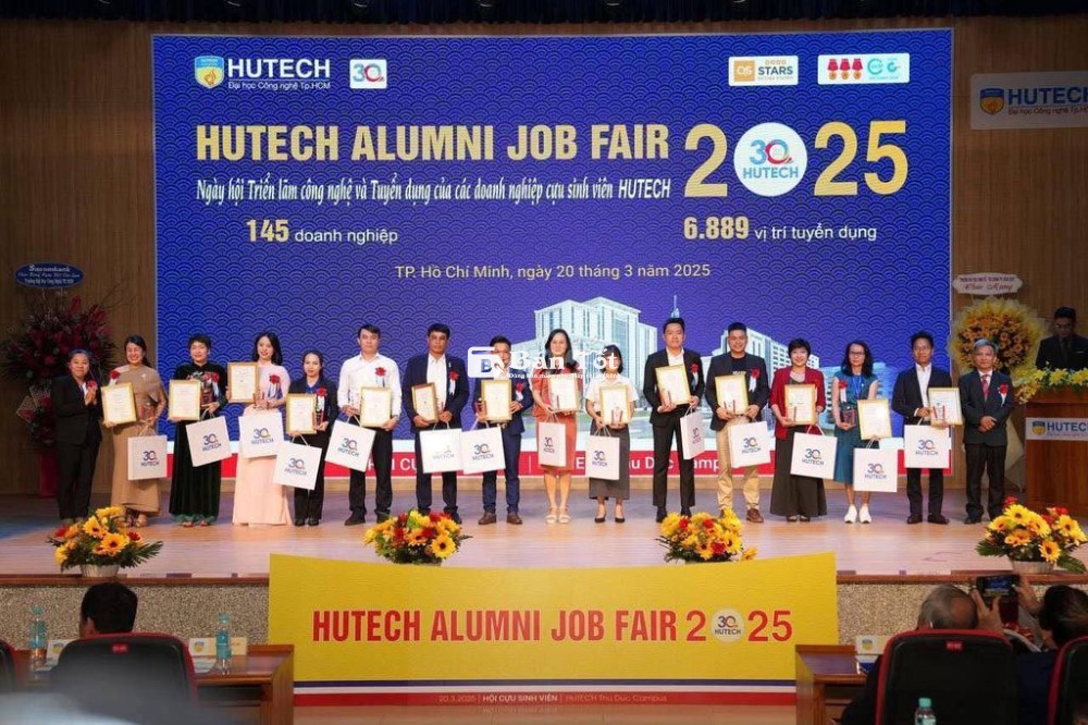 TUYỂN NHÂN VIÊN DẪN KHÁCH XEM PHÒNG BÌNH THẠNH
