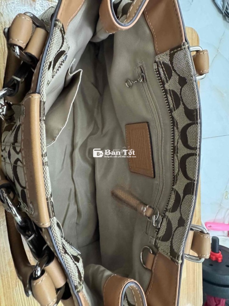 ### Túi Coach Mới 99% - Cần Pass Lại