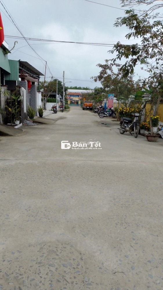 Đường bê tông 4m_130m gần chợ Lệ Trạch Hoà tiến
