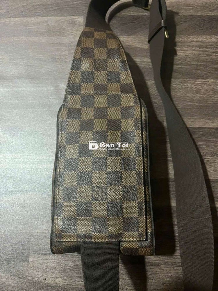 Túi đeo chéo Louis Vuitton