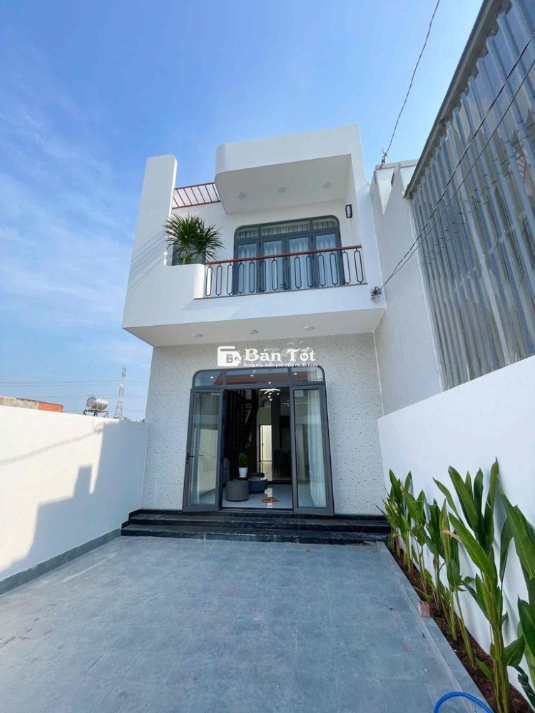 Bán Nhà sổ riêng 1 Sẹc DT768 , thiết kế 3 phòng ngủ, sân xe hơi