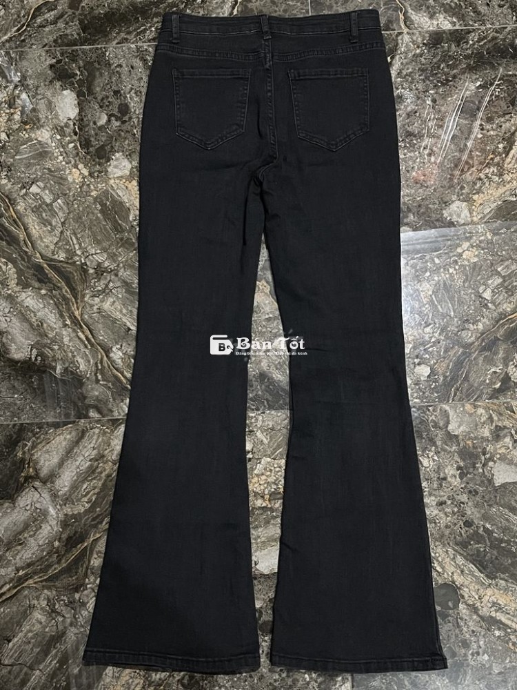 Dọn tủ bán nhanh 3 quần jean ống loe 250k/cả 3
