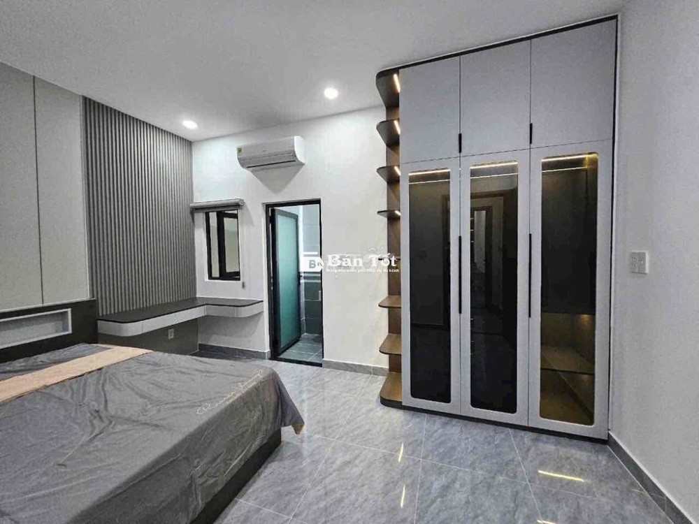 nhà phố cao cấp siêu vip tại chợ Ngã Tư Ga Q.12