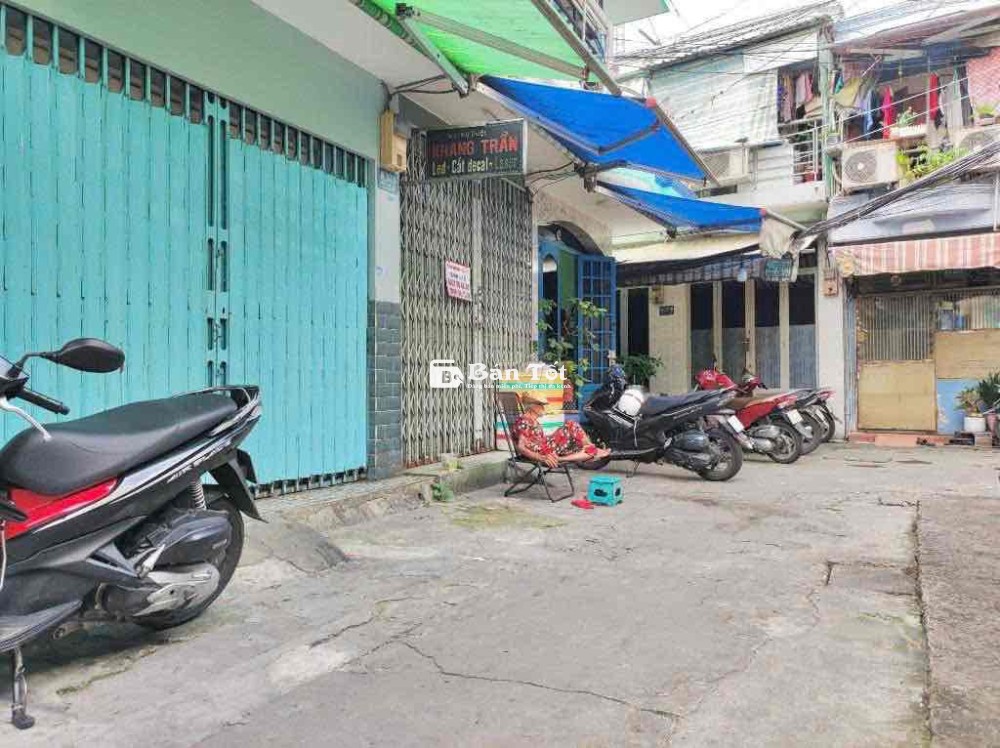 28m2(3x9), 3 tầng, 3pn, CMT8 Q10, hẻm xe tải thông Hồ Bá Kiện