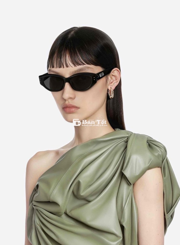 cần bán lại kính gentle monlter banven mẫu mới