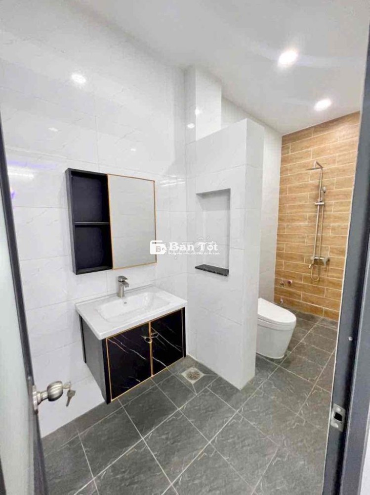 NHÀ MỚI CÓ 5 PN GẦN NGÃ TƯ BỐN XÃ CHỈ 19TR/THÁNG