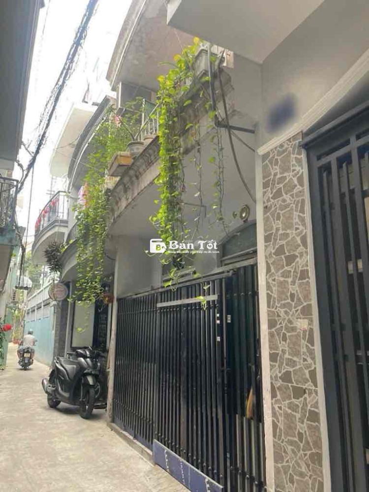NHÀ Cần bán gấp, TÂN PHÚ, giáp chợ TÂN HƯƠNG. 2 tầng, 4 x 7 đẹp