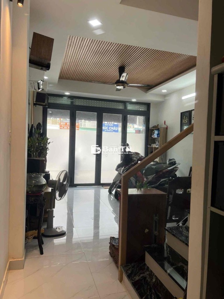 NHÀ MẶT TIỀN DƯƠNG QUẢNG HÀM ,TRỆT 2 LẦU, NHÀ MỚI FULL NỘI THẤT