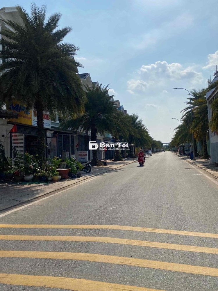 Nhà mặt tiền trục chính ( 5 x 20m ) 4pn KDC Centana Điền Phúc Thành