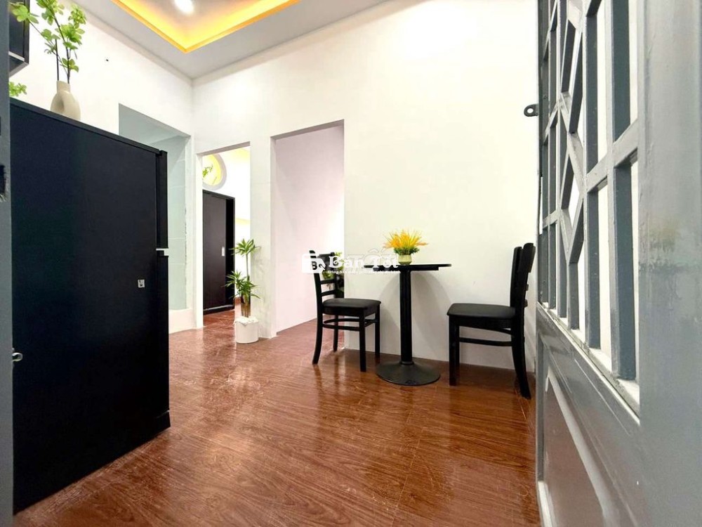 CHÍNH chủ cho thuê 2 P ngủ 50m2 Ban Công to