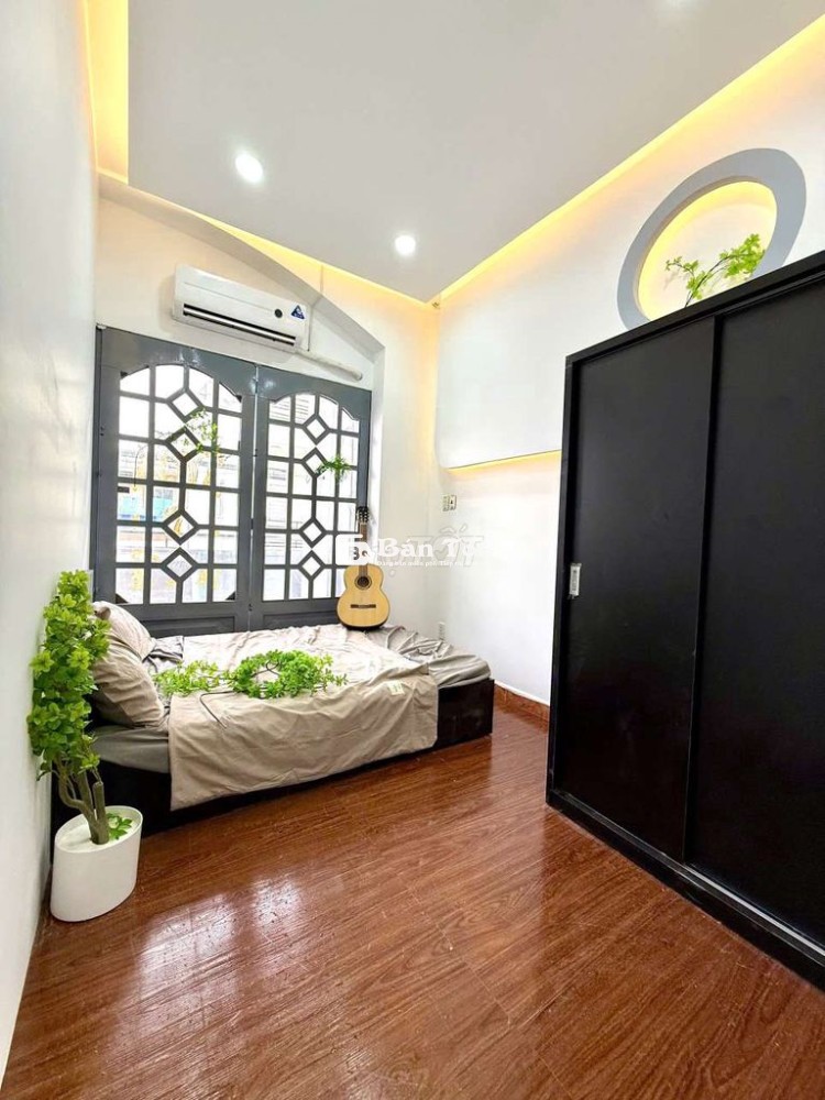 CHÍNH chủ cho thuê 2 P ngủ 50m2 Ban Công to