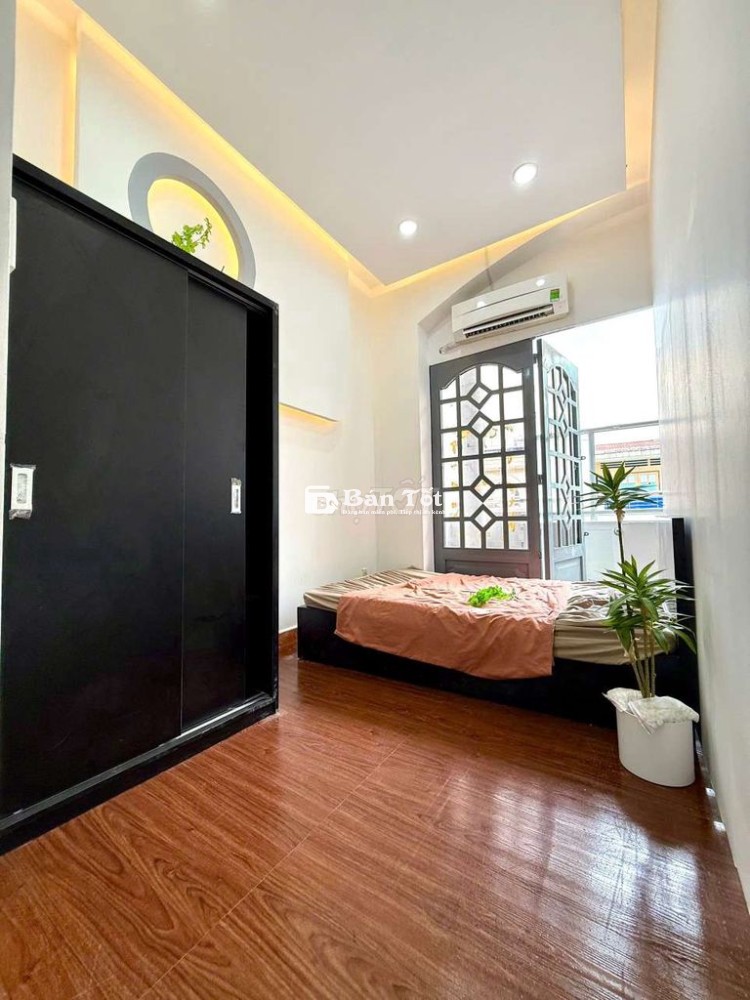 CHÍNH chủ cho thuê 2 P ngủ 50m2 Ban Công to