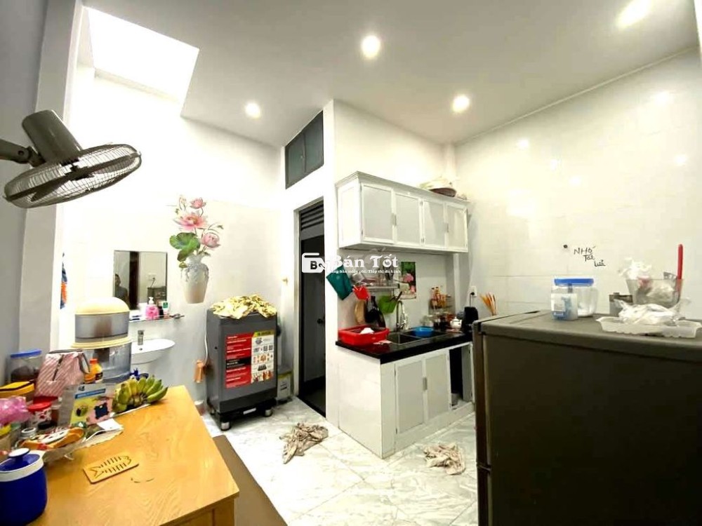 Nhà Đẹp 3 Tầng Kiên Cố Ko Có Điểm Trừ Có Sân Thượng , 4PN ,Sổ Đẹp