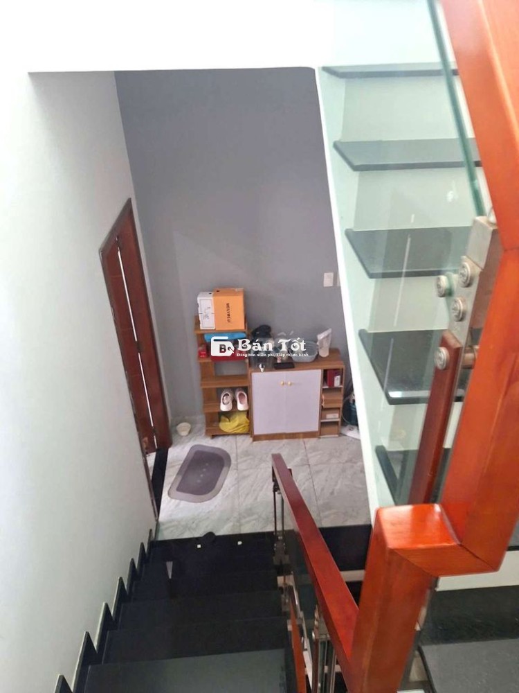 Nhà Đẹp 3 Tầng Kiên Cố Ko Có Điểm Trừ Có Sân Thượng , 4PN ,Sổ Đẹp