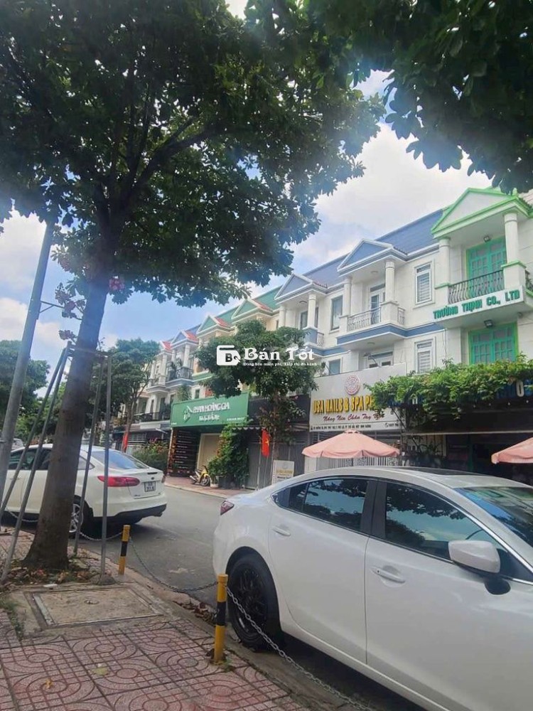 Cho thuê nhà 1 trệt 2 lầu 4pn 4wc khu đô thị Phúc Đạt Phú Lợi