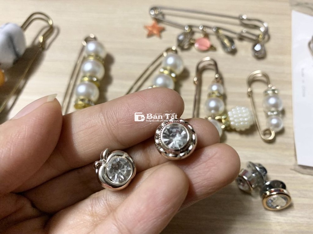 Set 10 ghim cài áo new 100%