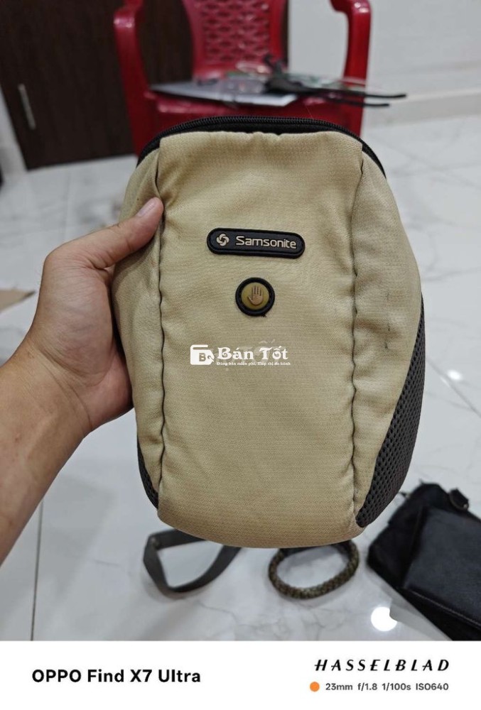 Cần bán túi đeo chéo Samsonite nhỏ gọn như hình