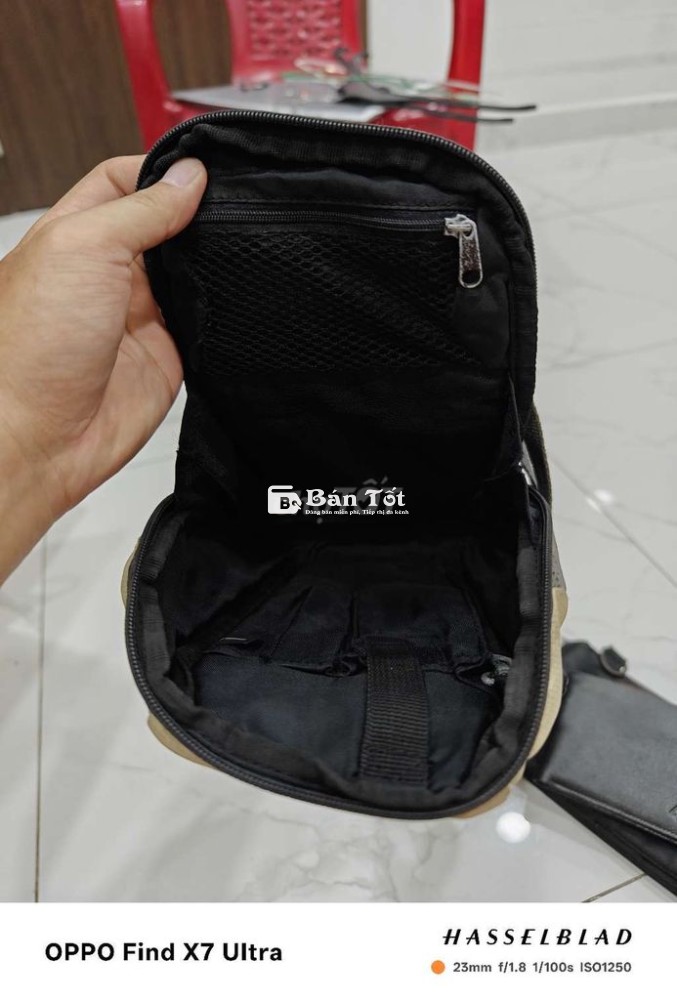 Cần bán túi đeo chéo Samsonite nhỏ gọn như hình