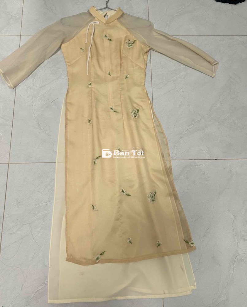 Pass áo dài 1 lần mặc size S, màu da