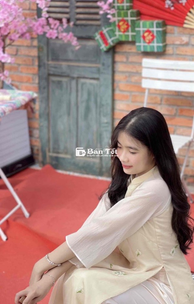 Pass áo dài 1 lần mặc size S, màu da