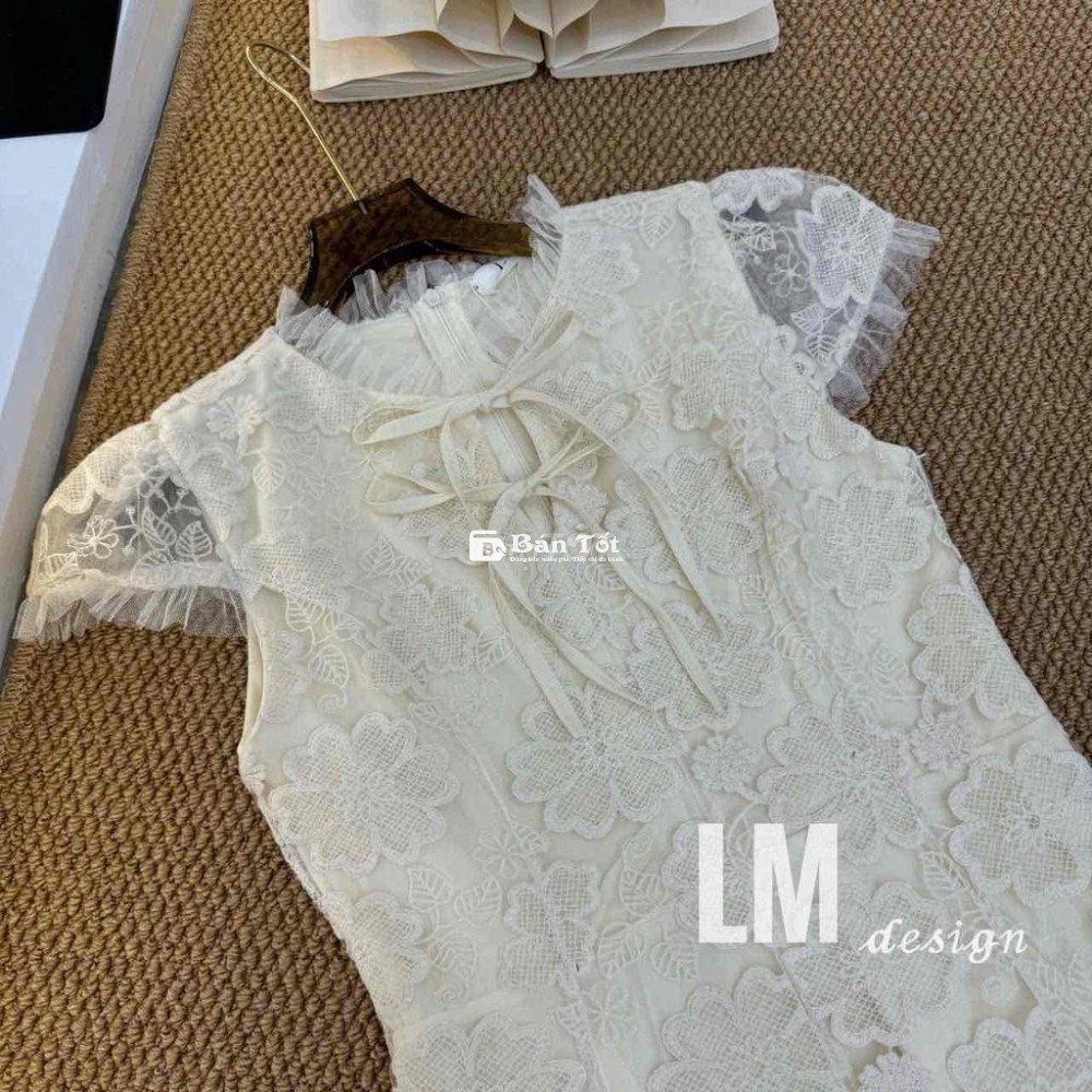váy ren hoa phối bèo lưới