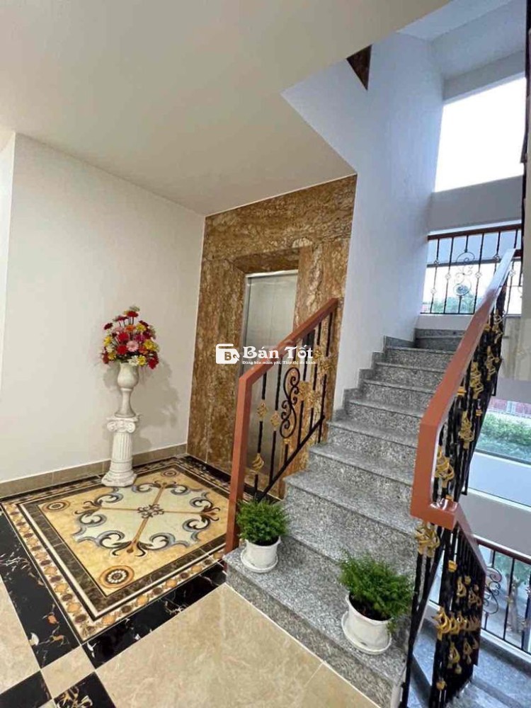 Căn Hộ Ban Công 35m2 Thang Máy Hầm Xe Ngay Ngã Tư Bảy Hiền Tân Bình
