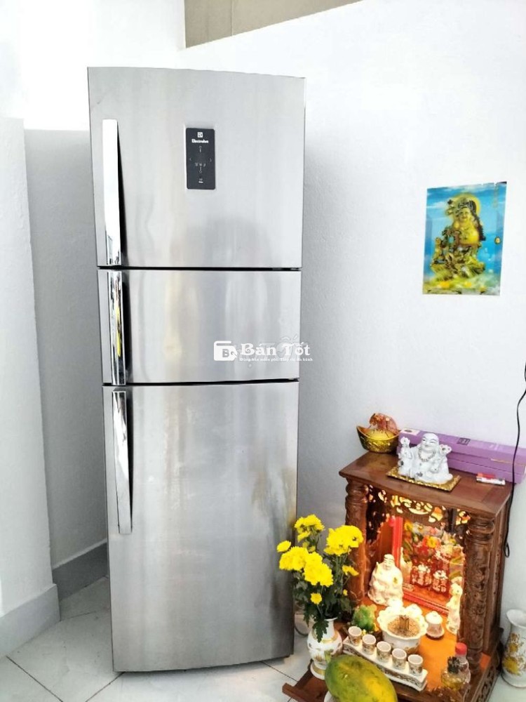 Tủ lạnh Electrolux 3 cánh 335lít