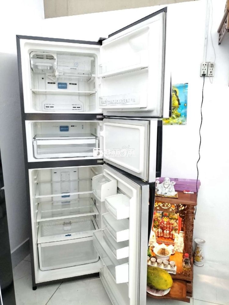 Tủ lạnh Electrolux 3 cánh 335lít