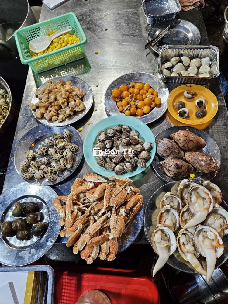 Tuyển Tạp Vụ và Rửa Chén  