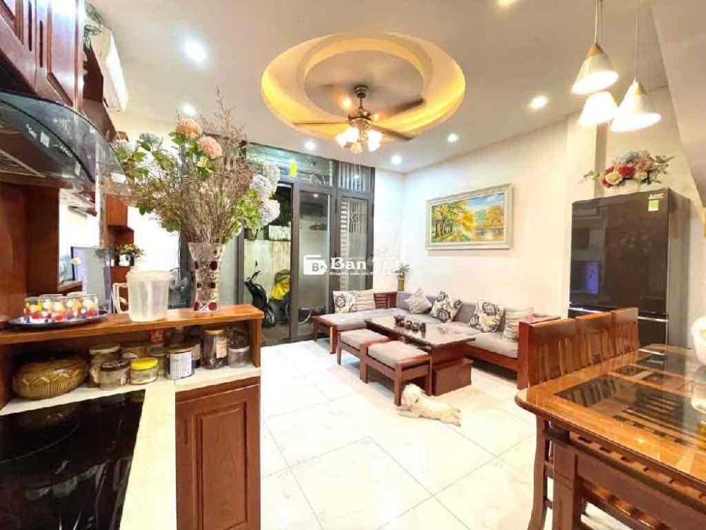 nhà hiếm ngọc thuỵ, phân khu giáo viên gần chợ ,trường các cấp, ô tô