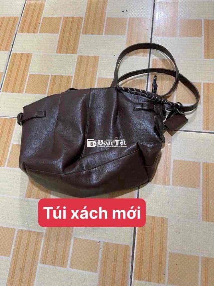 2 túi xách mới 100k 1c