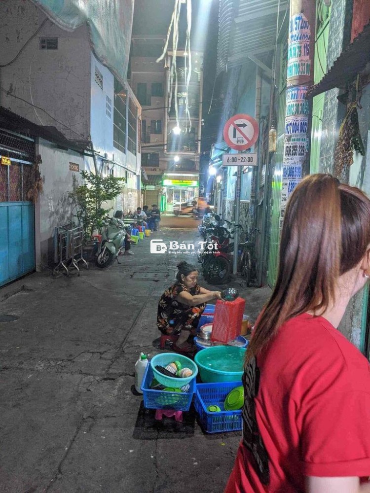 Cần 2 người phụ bán/rửa chén - Quán hủ tiếu xào