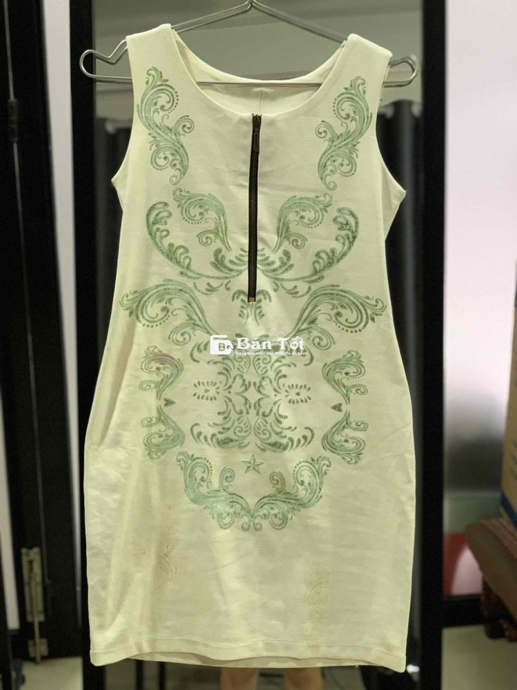 Tặng Đầm ôm body size S-M, độ mới 90%