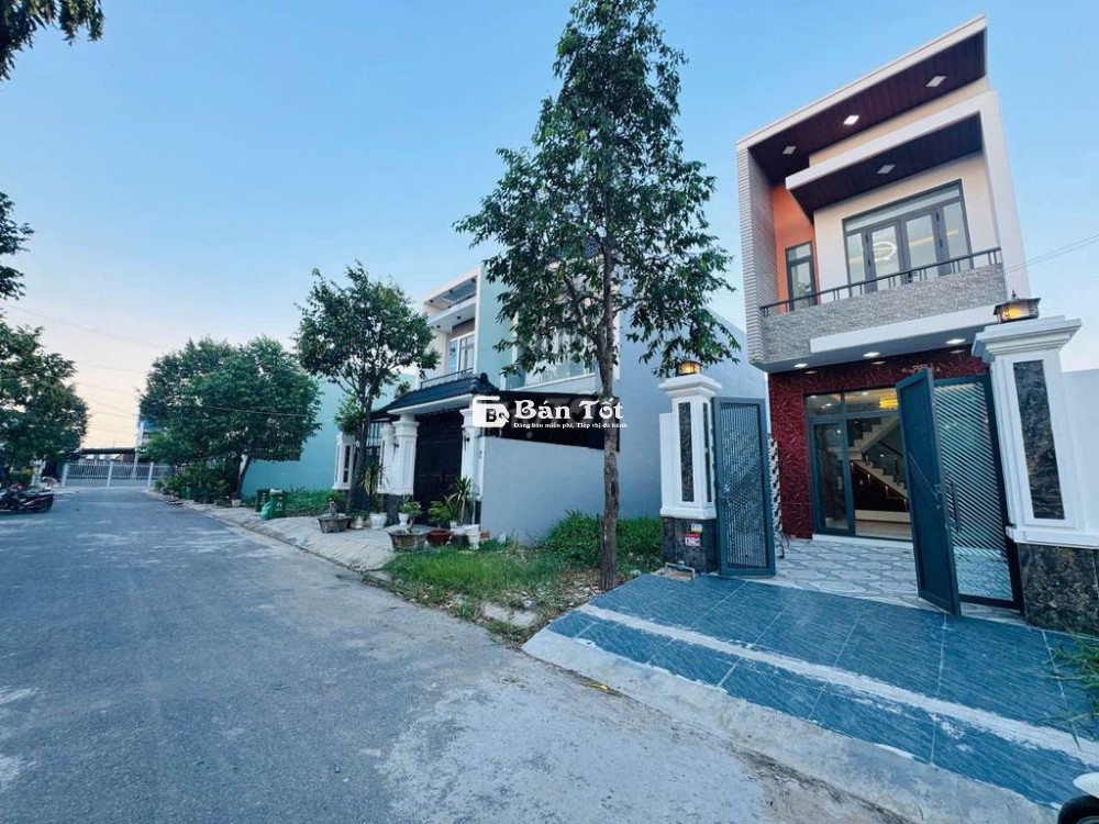 NHÀ 2 TẦNG CÁCH CỔNG KHU CÔNG NGHIỆP CẦU TRÀM CHỈ 500M