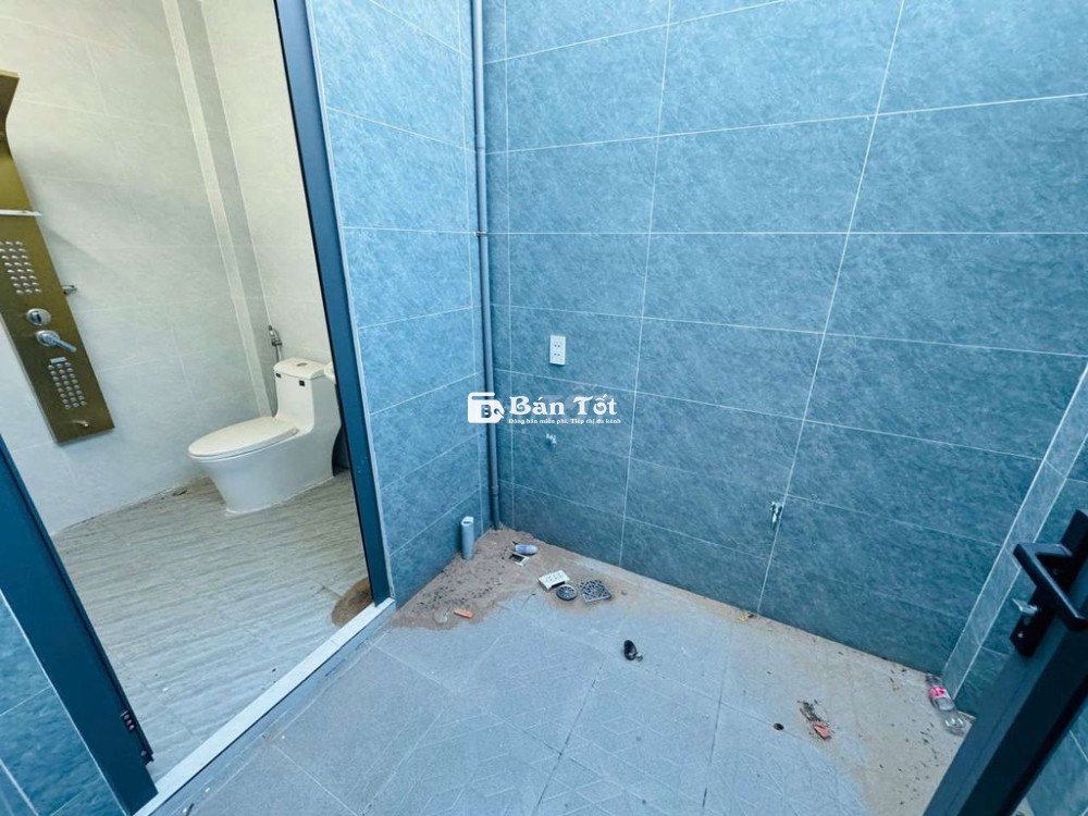 NHÀ 2 TẦNG CÁCH CỔNG KHU CÔNG NGHIỆP CẦU TRÀM CHỈ 500M