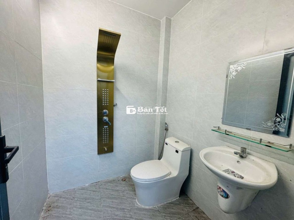 NHÀ 2 TẦNG CÁCH CỔNG KHU CÔNG NGHIỆP CẦU TRÀM CHỈ 500M