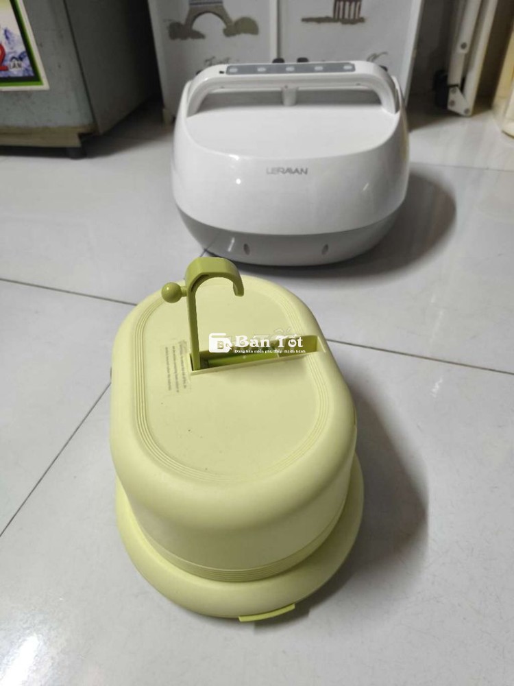 Thanh lý máy sấy quần áo treo tường như hình