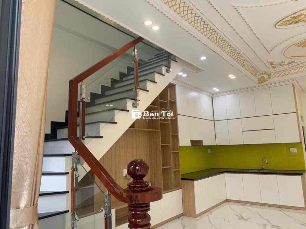 chủ bán nhà trệt 2 lầu mới tinh , đường nhựa 5 m thông gần y tế dĩ an