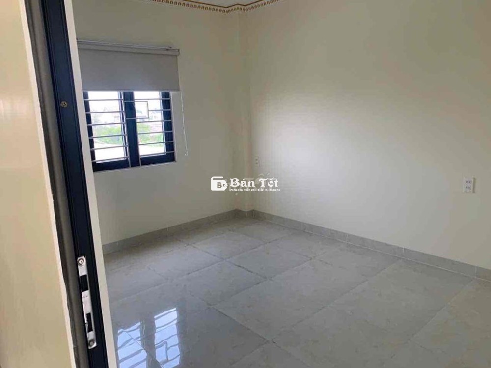 chủ bán nhà trệt 2 lầu mới tinh , đường nhựa 5 m thông gần y tế dĩ an