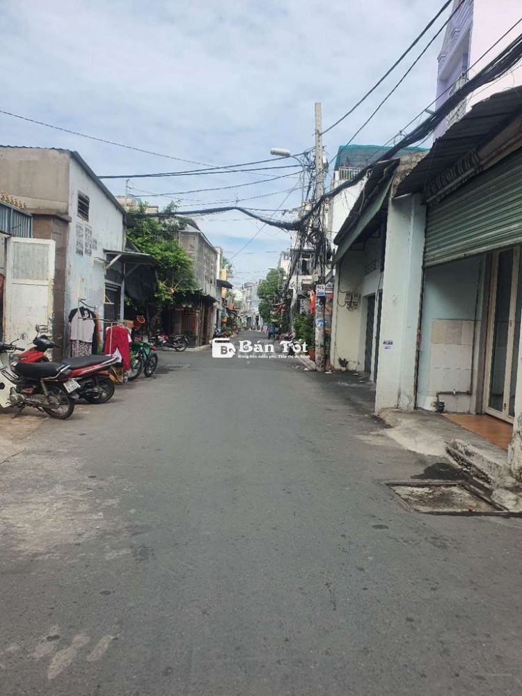 Nhà MT trung mỹ tây ngay chợ chó sát Tô Ký dt 5x25 giá 6.7 tỷ thông7m